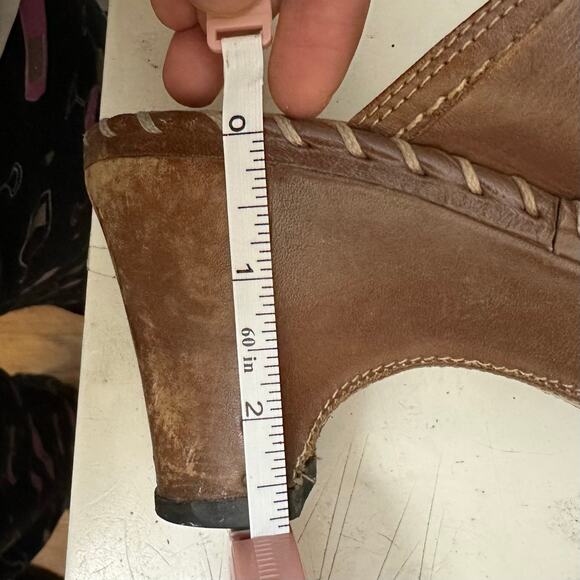 Frye Women’s Charlotte Ring Brown Distressed Heeled Clogs Mule Shoes Size 6 M - Picture 6 of 15